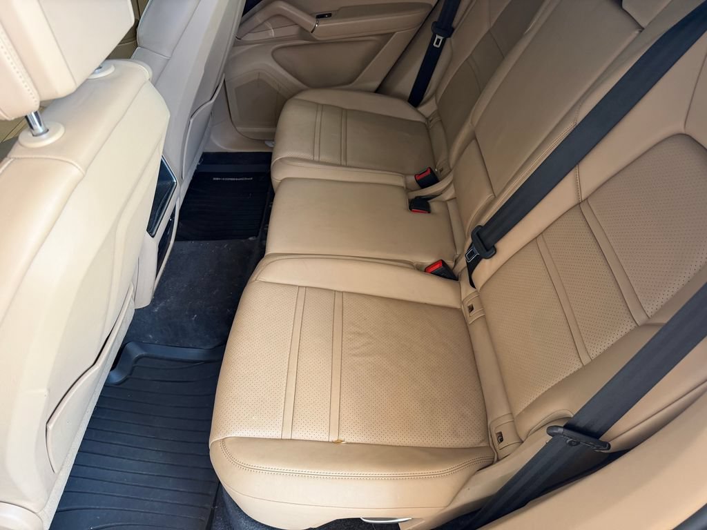 Certified 2020 Porsche Cayenne AWD/4WD image 30