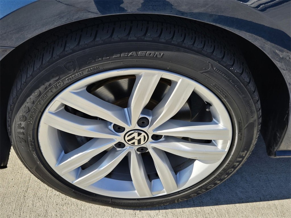 Used 2019 Volkswagen Passat 2.0T Wolfsburg w/ Wheels & Sunroof Package image 10