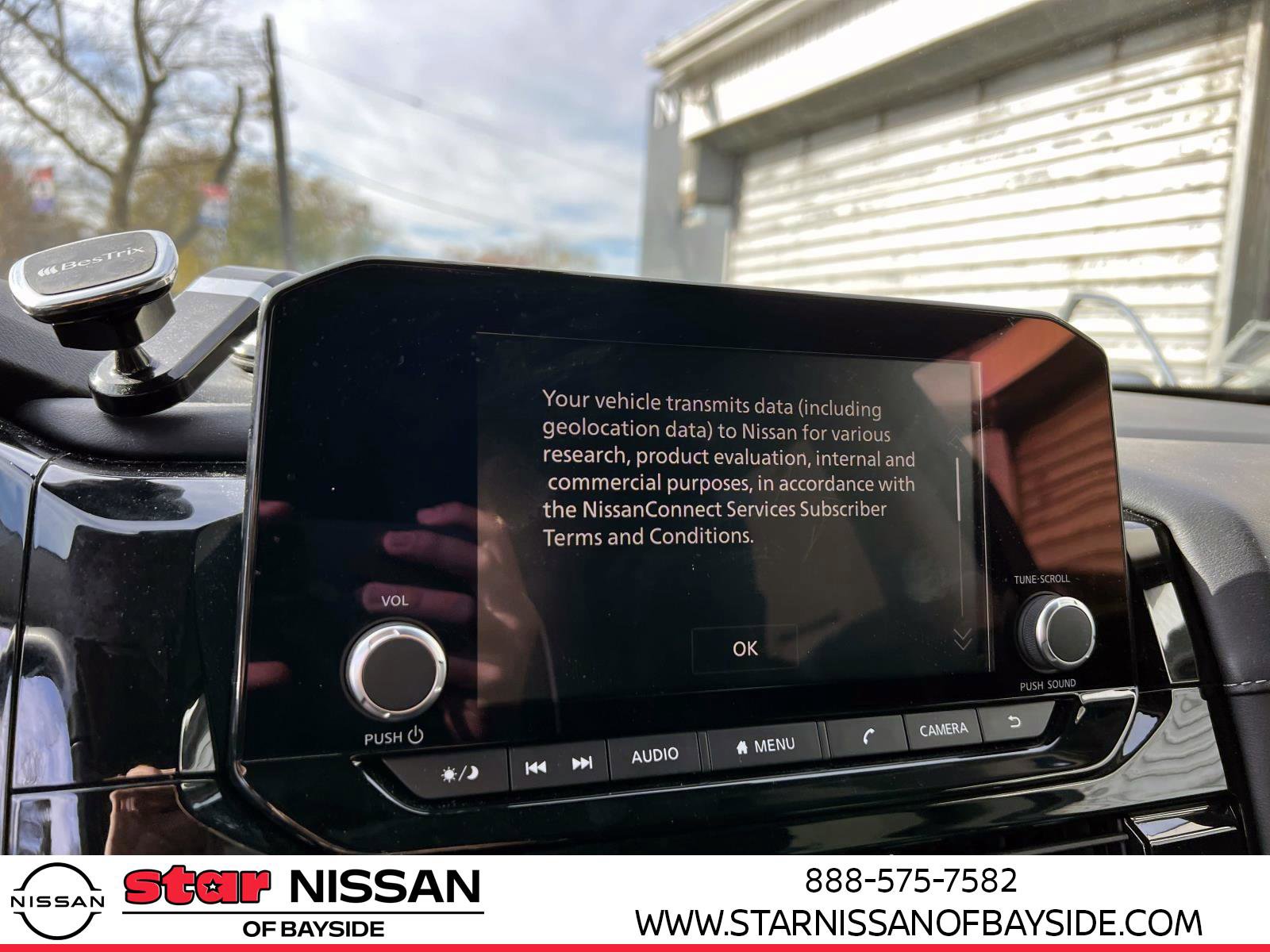 Certified 2022 Nissan Pathfinder SV w/ SV Premium Package image 27