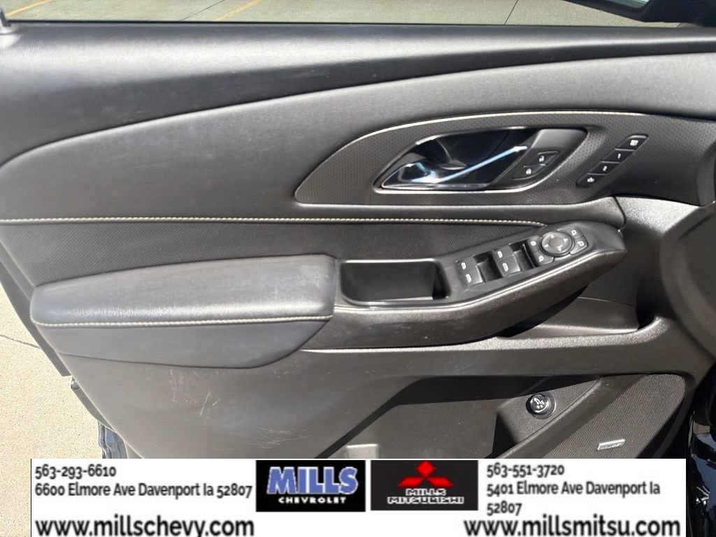 Used 2023 Chevrolet Traverse Premier w/ Redline Edition AWD/4WD image 12