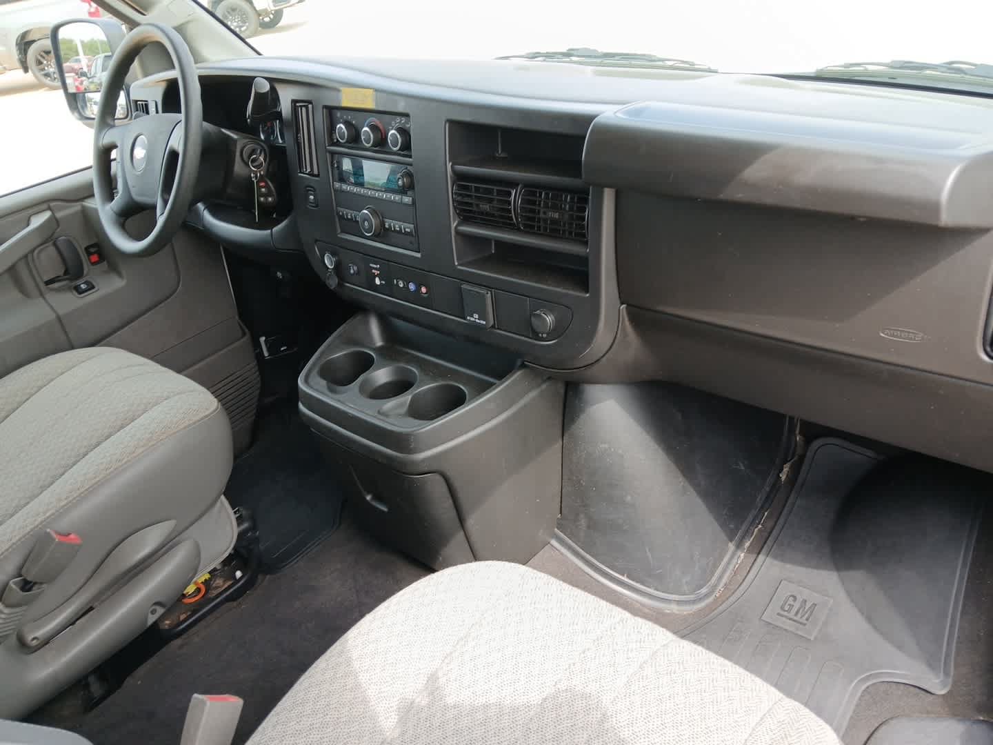 Used 2025 Chevrolet Express 3500 LS RWD image 45