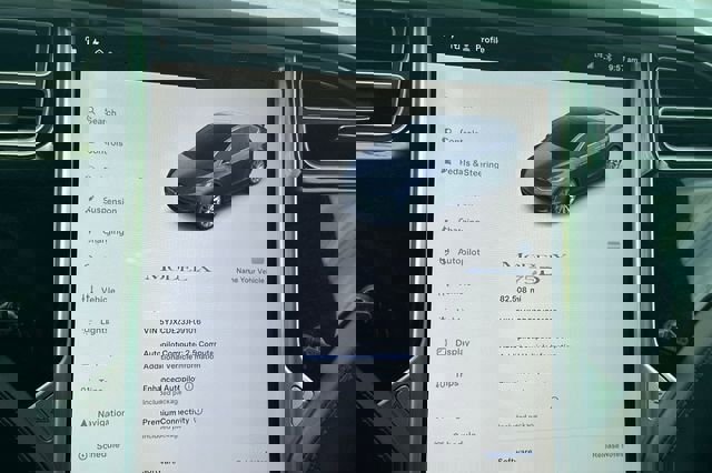 Used 2018 Tesla Model X 75D image 32