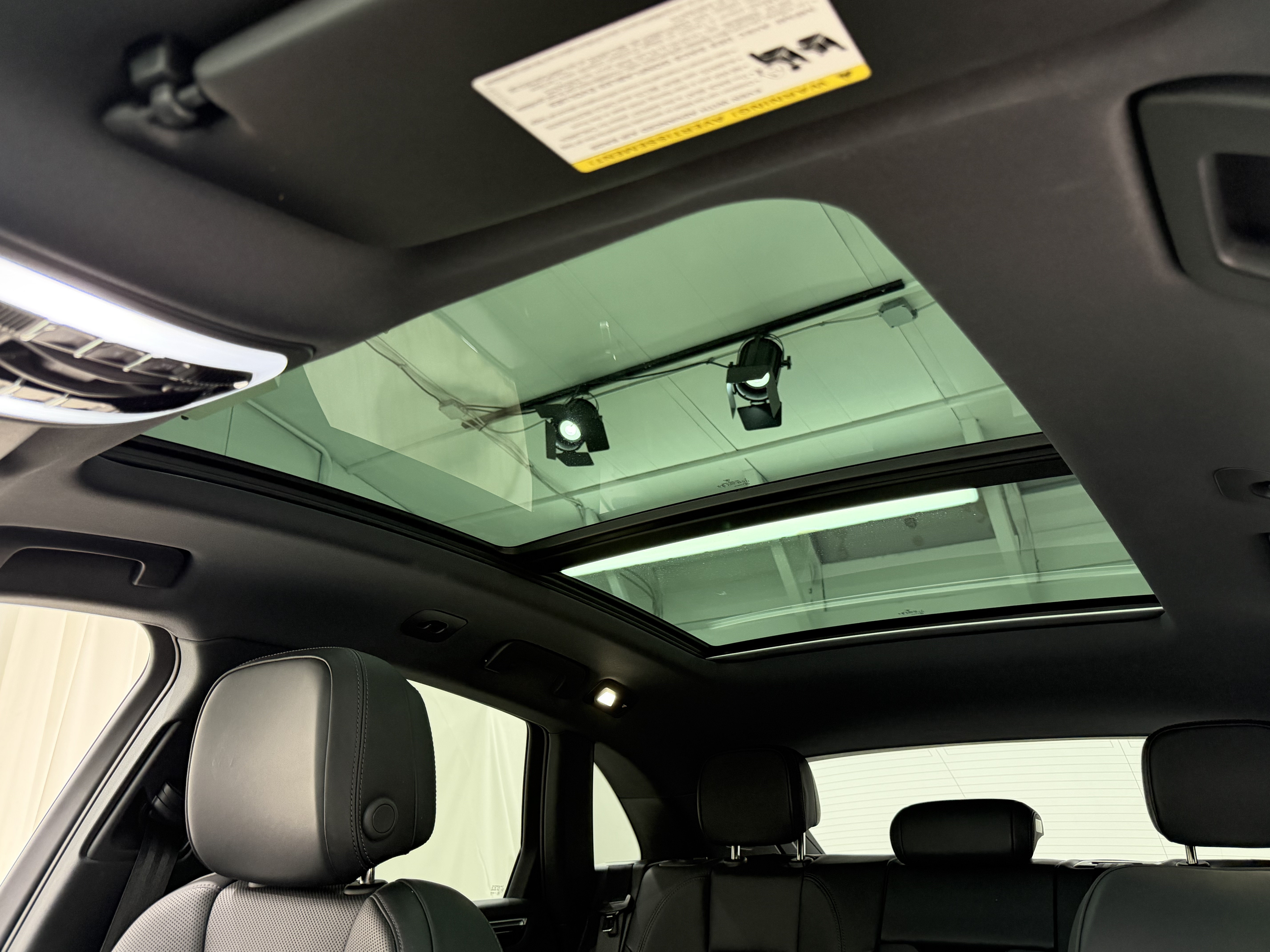 Certified 2023 Porsche Macan S AWD/4WD image 34
