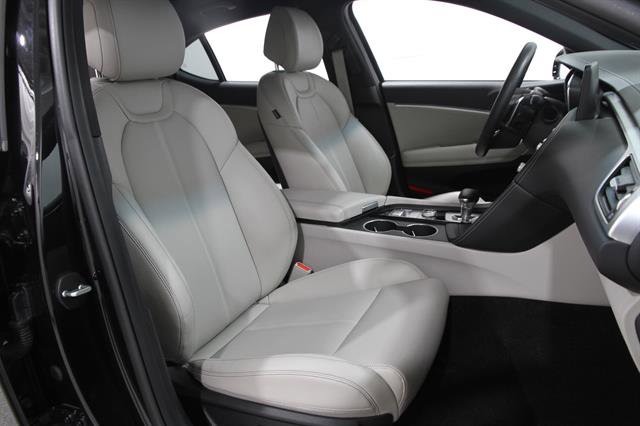 Certified 2023 Genesis G70 2.0T image 16