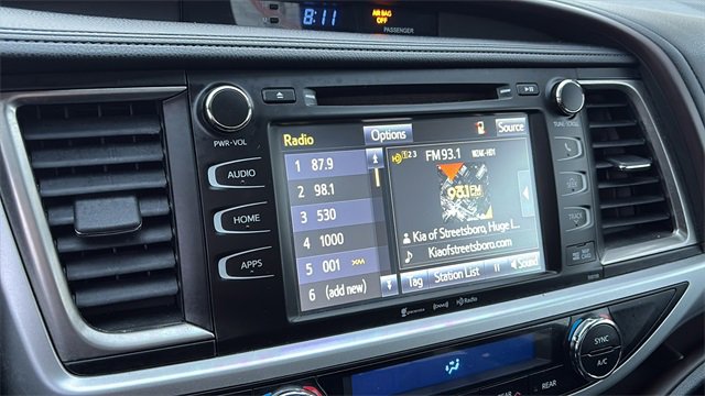 Used 2016 Toyota Highlander XLE image 12