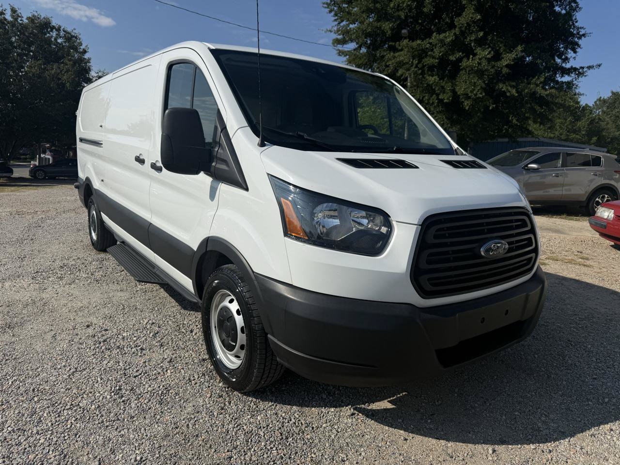 Used 2019 Ford Transit 250 148 Low Roof RWD image 3