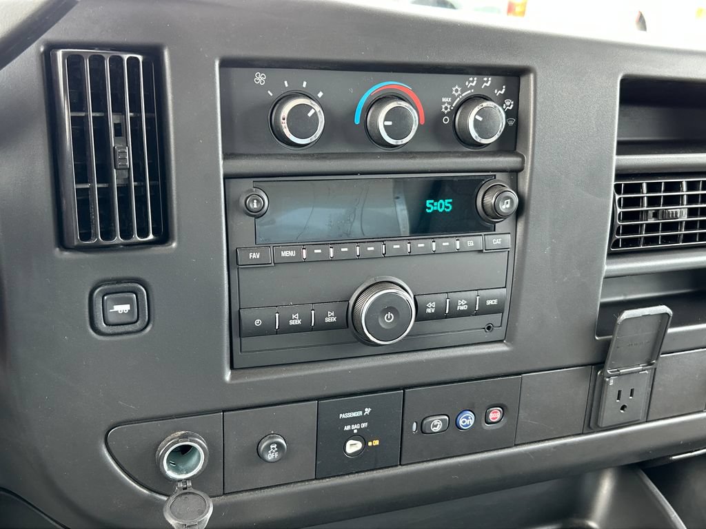 Used 2024 Chevrolet Express 3500 w/ Power Convenience Package RWD image 15