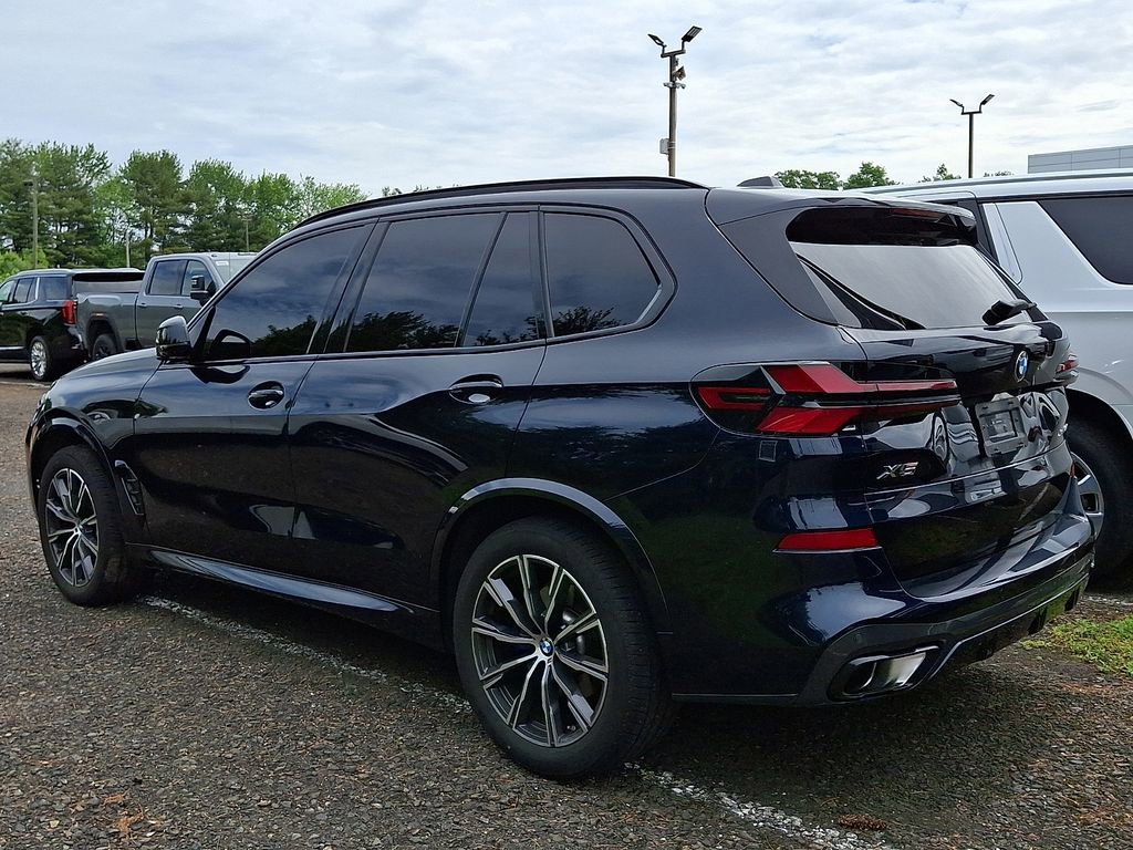 Used 2026 BMW X5 xDrive40i w/ M Sport Package AWD/4WD image 3