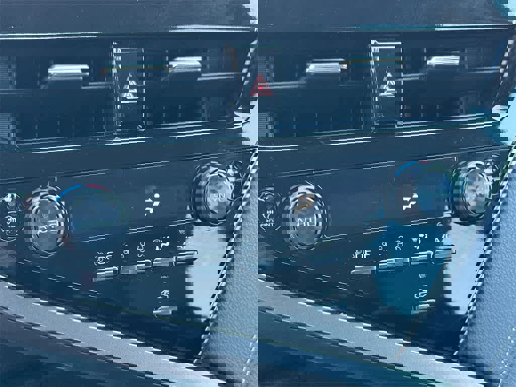 Used 2023 Toyota Camry SE image 28