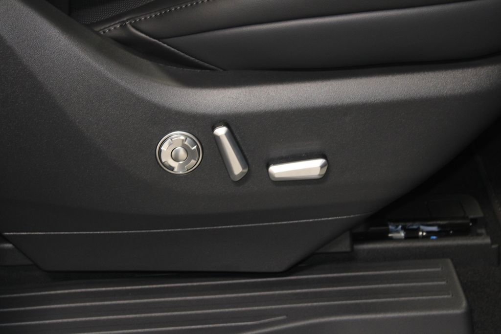 New 2025 Lincoln Navigator L Reserve w/ Jet Appearance Package image 35