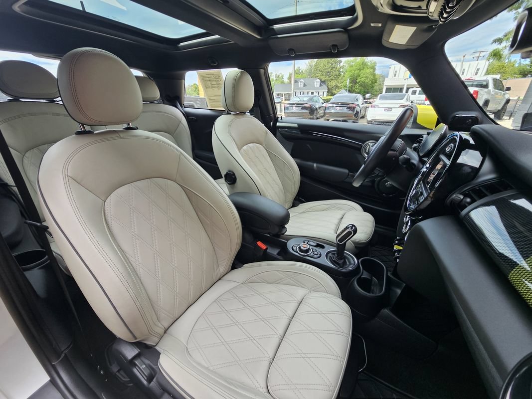 Used 2020 MINI Cooper SE w/ 8.8" Touchscreen Nav Package FWD image 17