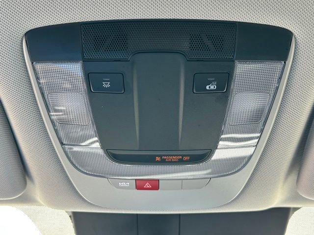 Used 2025 Kia Sorento S image 39