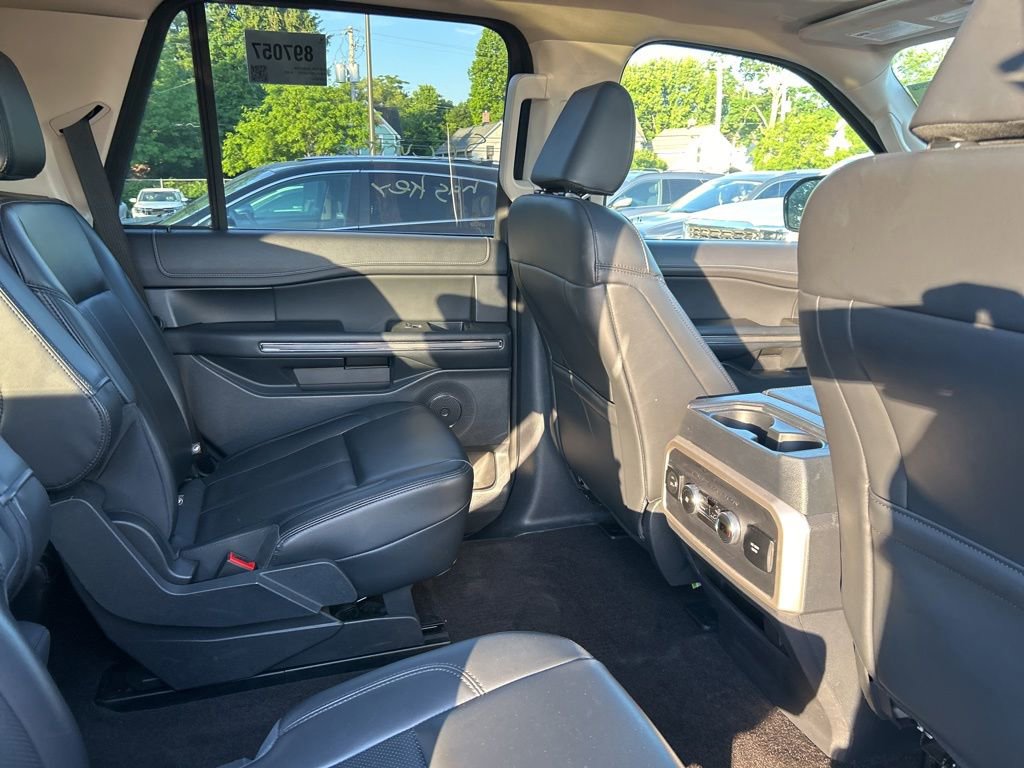 Used 2023 Ford Expedition XLT AWD/4WD image 12