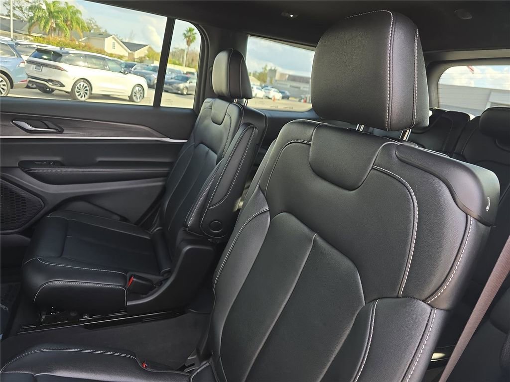 Used 2024 Jeep Grand Cherokee L Limited w/ Black Appearance Package image 13