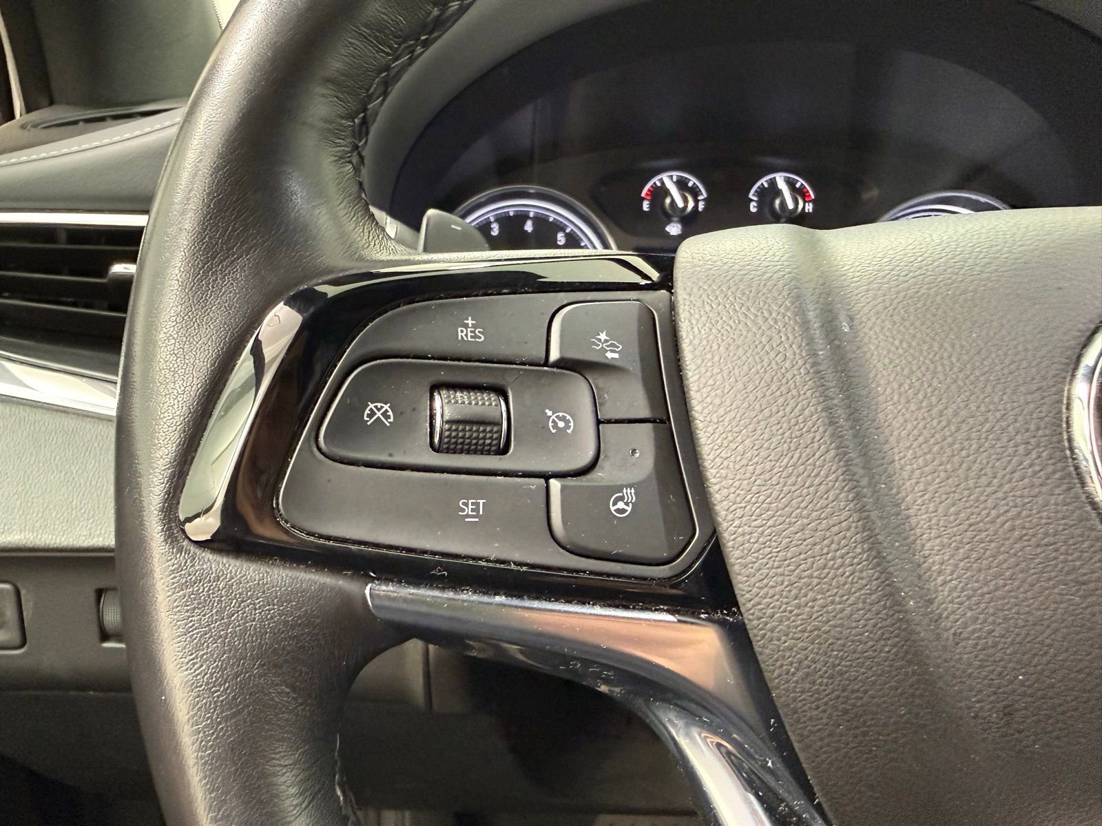 Used 2024 Buick Enclave Essence w/ Technology Package image 19