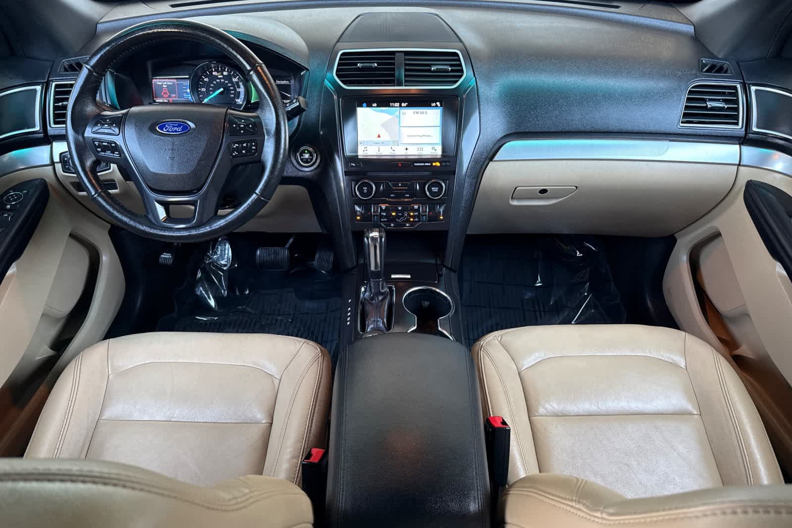 Used 2017 Ford Explorer XLT w/ Equipment Group 202A AWD/4WD image 3