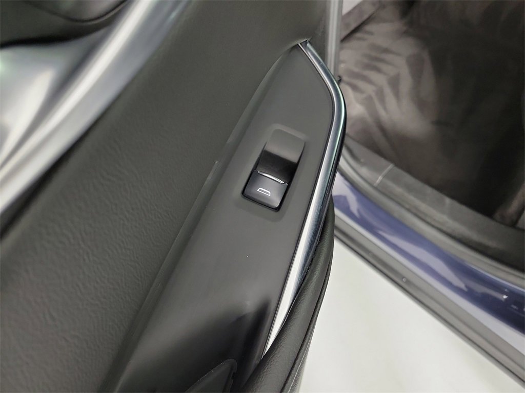 Certified 2025 Cadillac XT4 Premium Luxury image 14