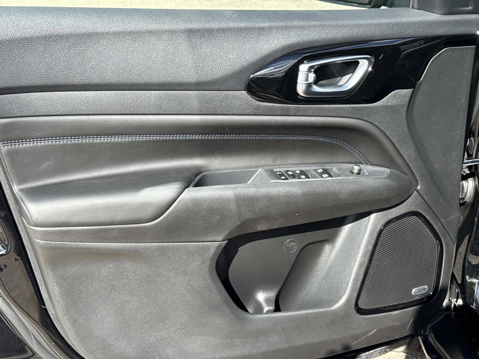 New 2026 Jeep Compass Limited image 17