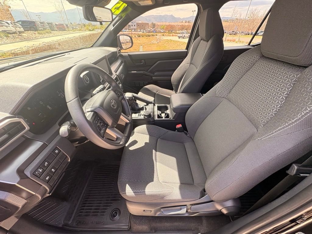Used 2025 Toyota 4Runner SR5 AWD/4WD image 13