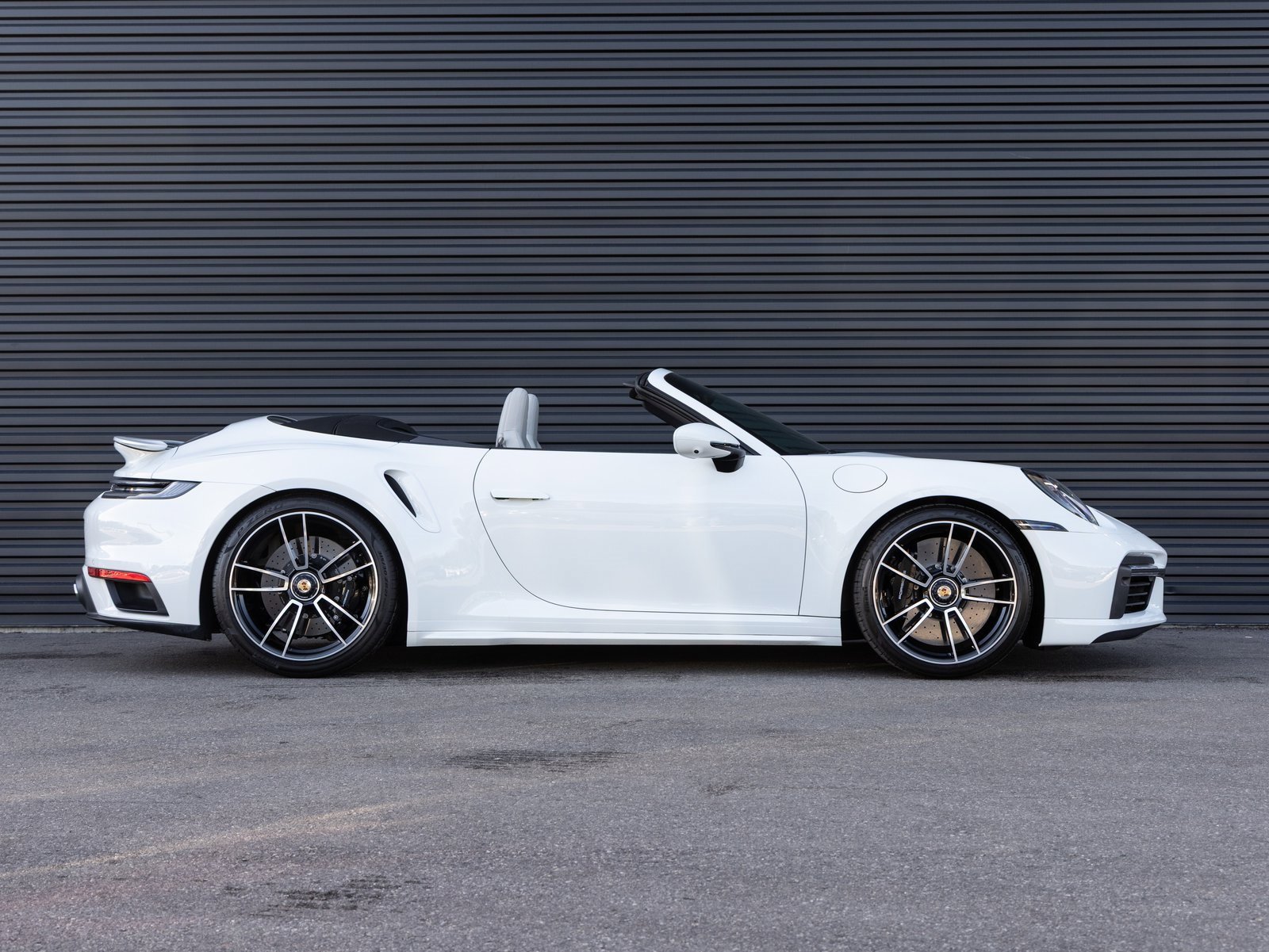 Used 2024 Porsche 911 Turbo S image 9