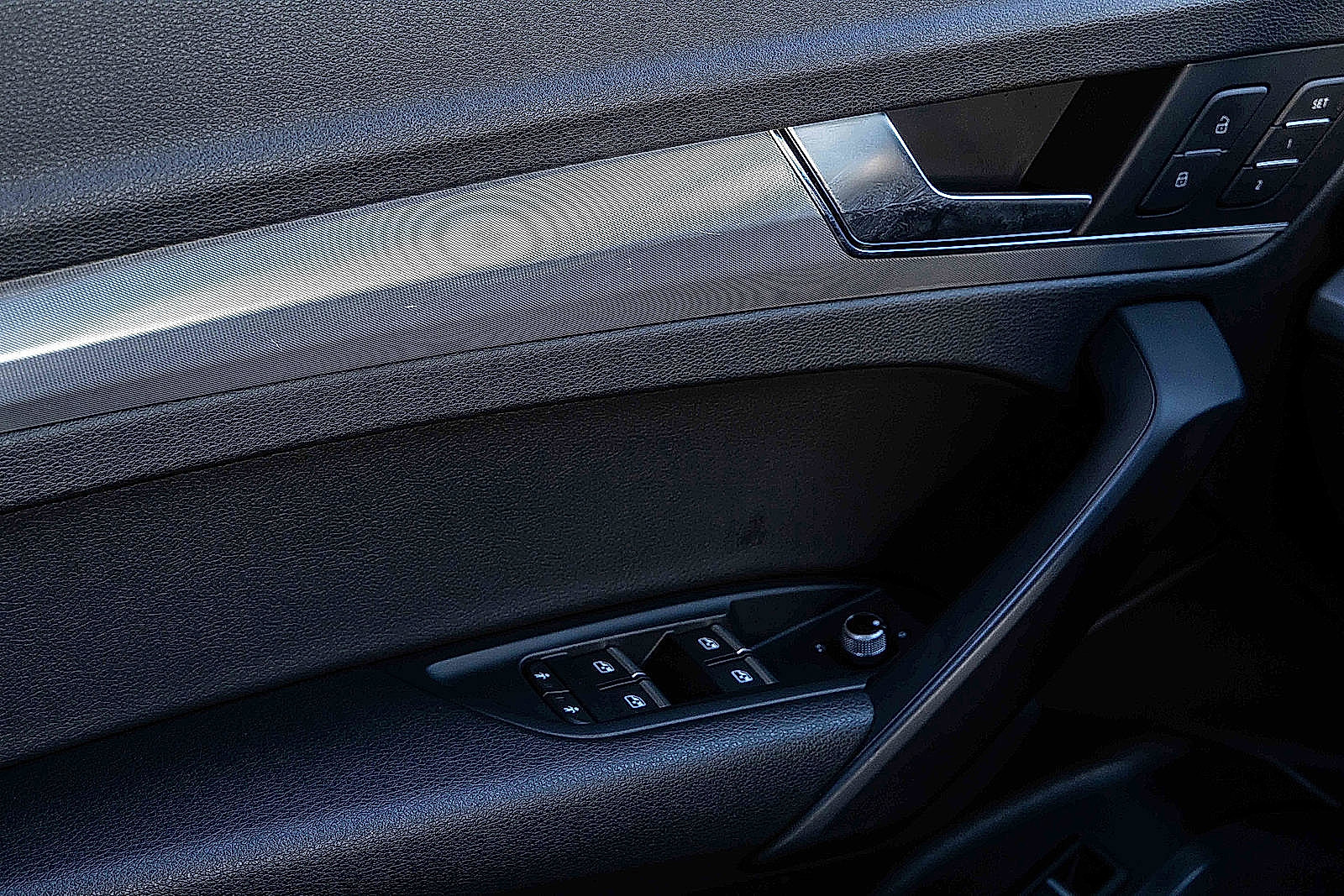 Used 2020 Audi Q5 2.0T Premium w/ Titanium Sport Package image 15