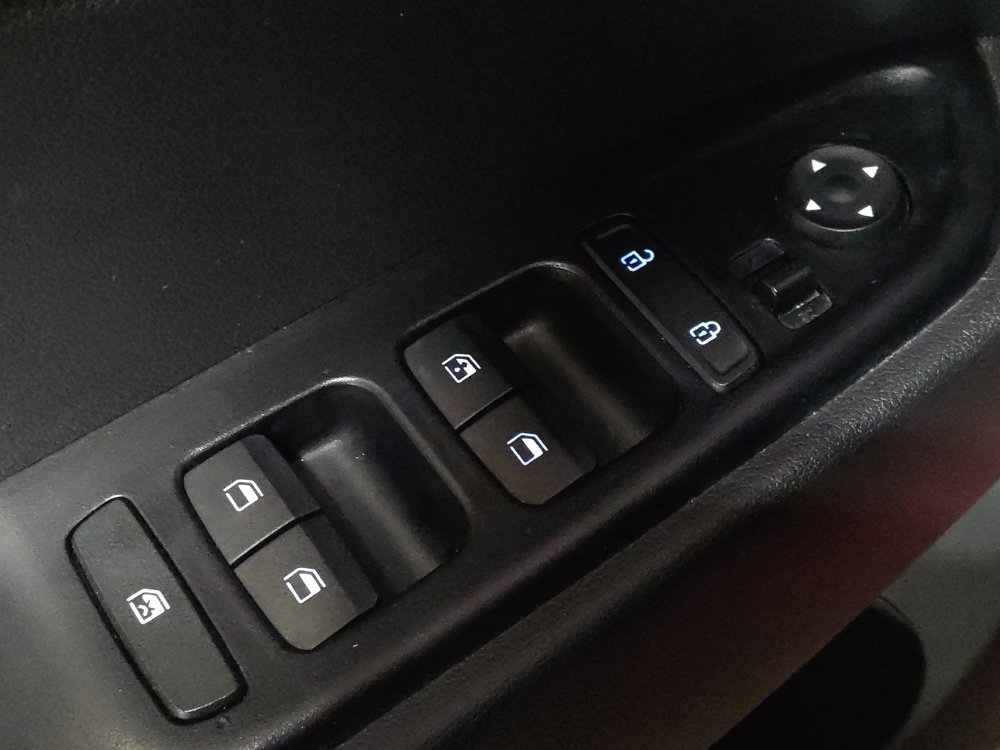 Used 2021 Hyundai Venue SEL FWD image 27