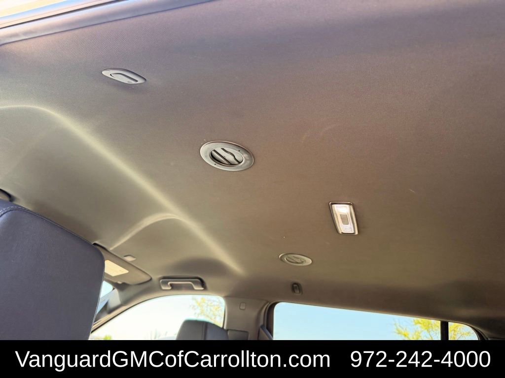 Used 2024 Chevrolet Suburban LT RWD image 26