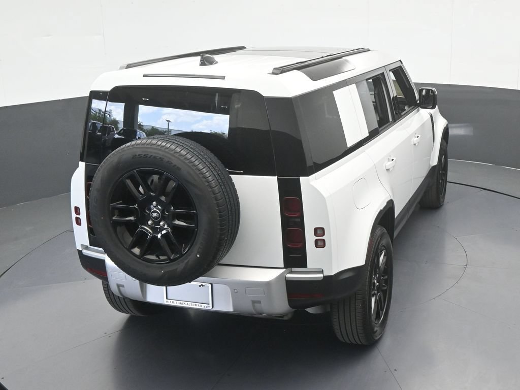 Used 2025 Land Rover Defender 110 S AWD/4WD image 67