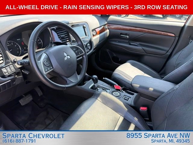 Used 2015 Mitsubishi Outlander GT AWD/4WD image 12