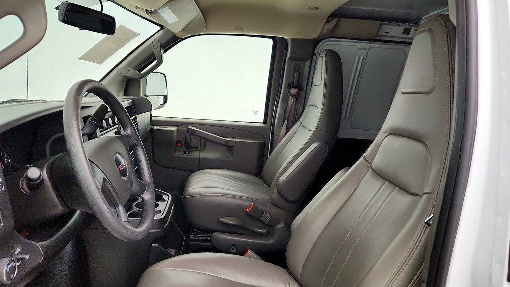 Used 2025 GMC Savana 3500 Extended RWD image 19