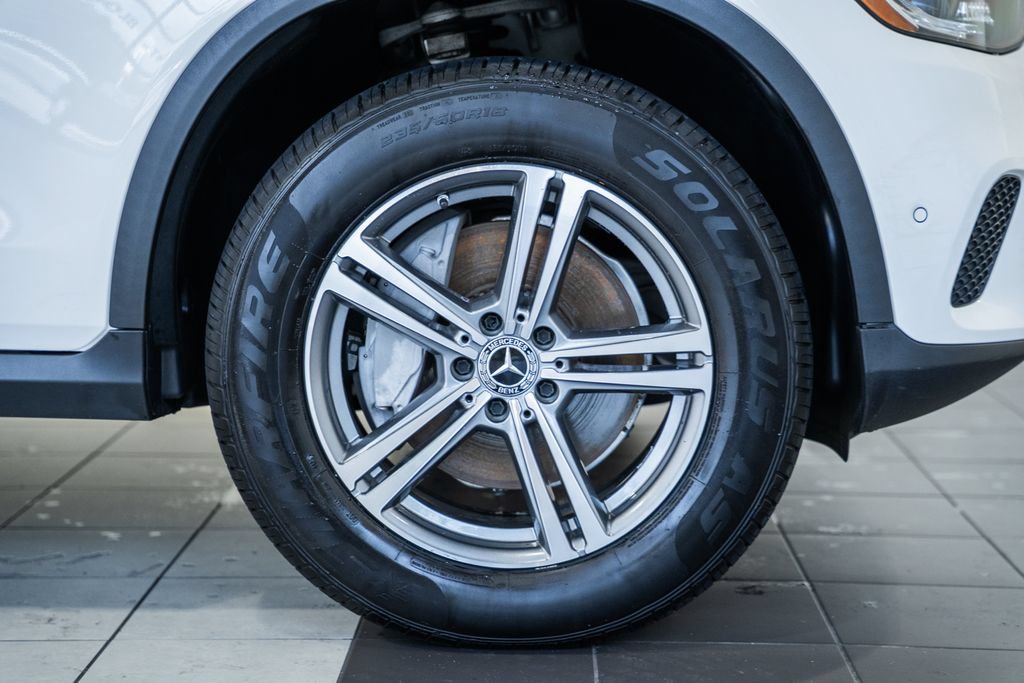 Used 2021 Mercedes-Benz GLC 300 4MATIC w/ Driver Assistance Package image 16