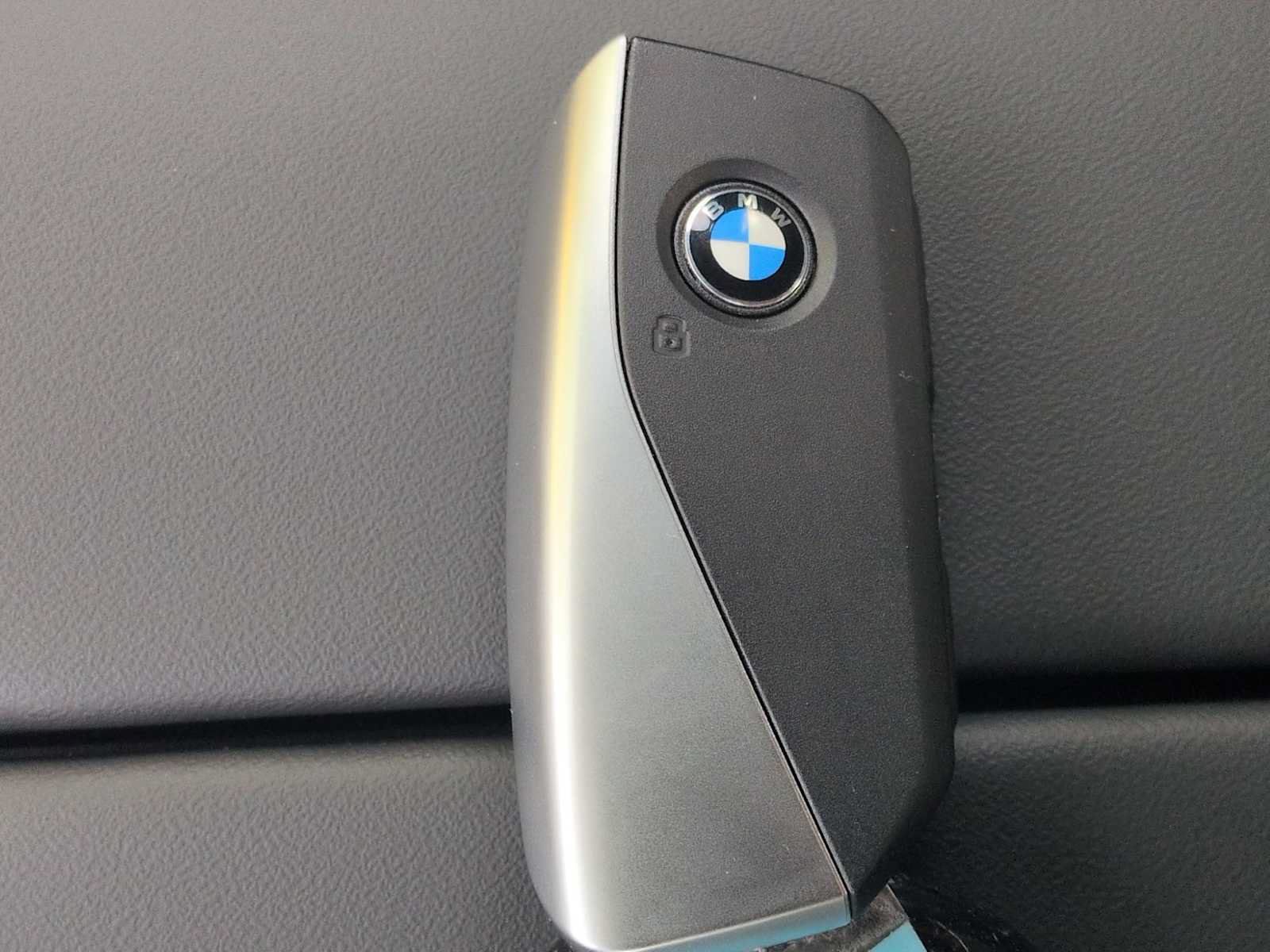 New 2027 BMW 550e xDrive AWD/4WD image 37