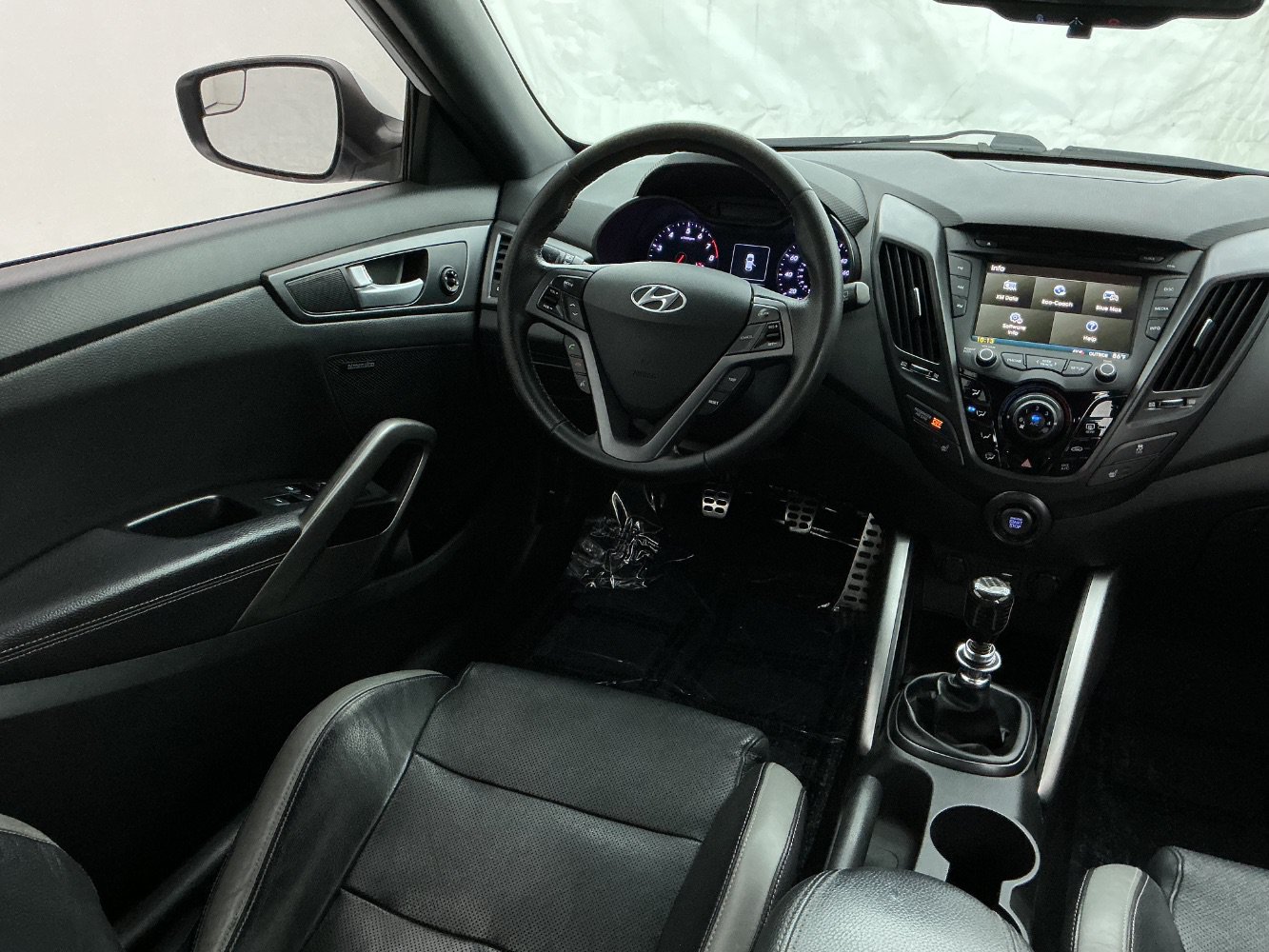 Used 2016 Hyundai Veloster Turbo FWD image 26