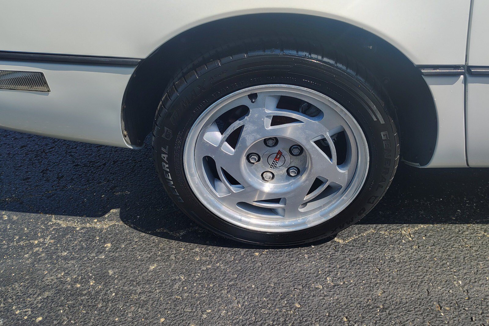 Used 1990 Chevrolet Corvette Coupe RWD image 11