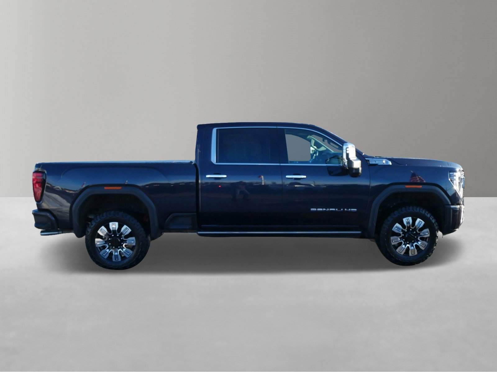 Used 2024 GMC Sierra 2500 Denali w/ Denali Reserve Package image 5