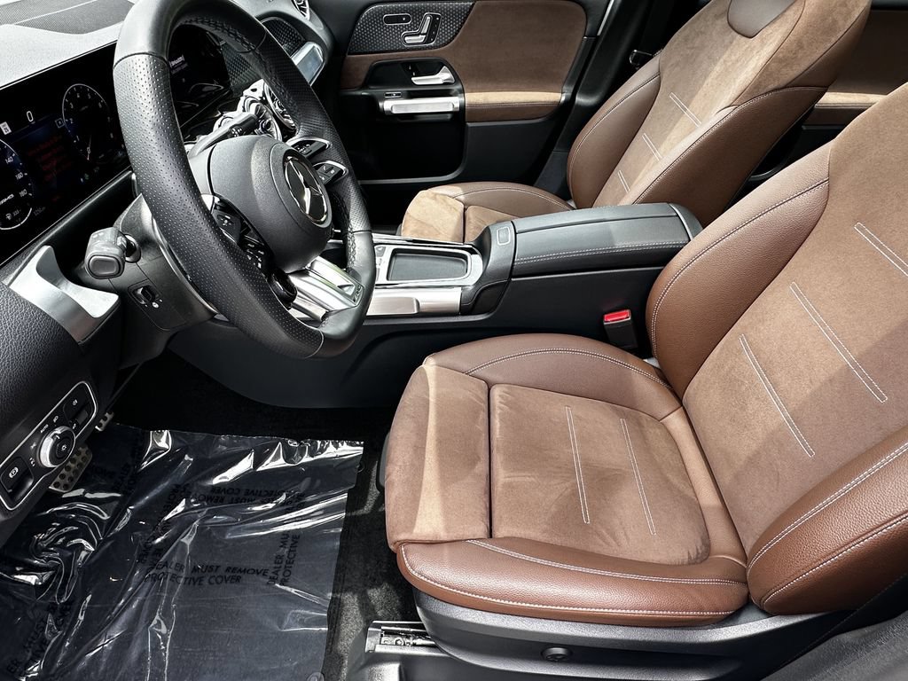 Certified 2025 Mercedes-Benz GLB 35 AMG 4MATIC image 10
