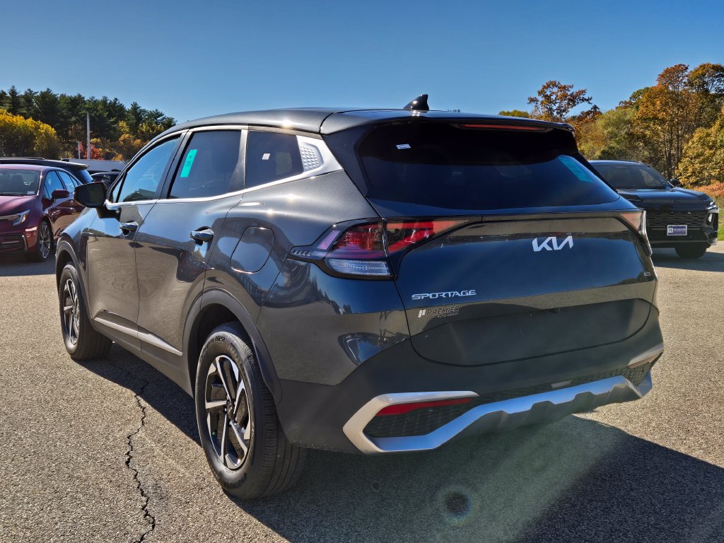 Used 2023 Kia Sportage LX AWD/4WD image 3