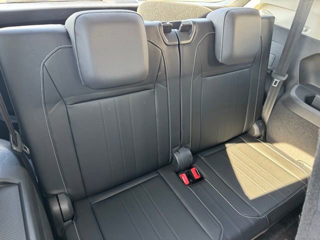 Used 2023 Volkswagen Tiguan SE image 32