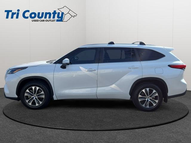Used 2023 Toyota Highlander XLE FWD image 5