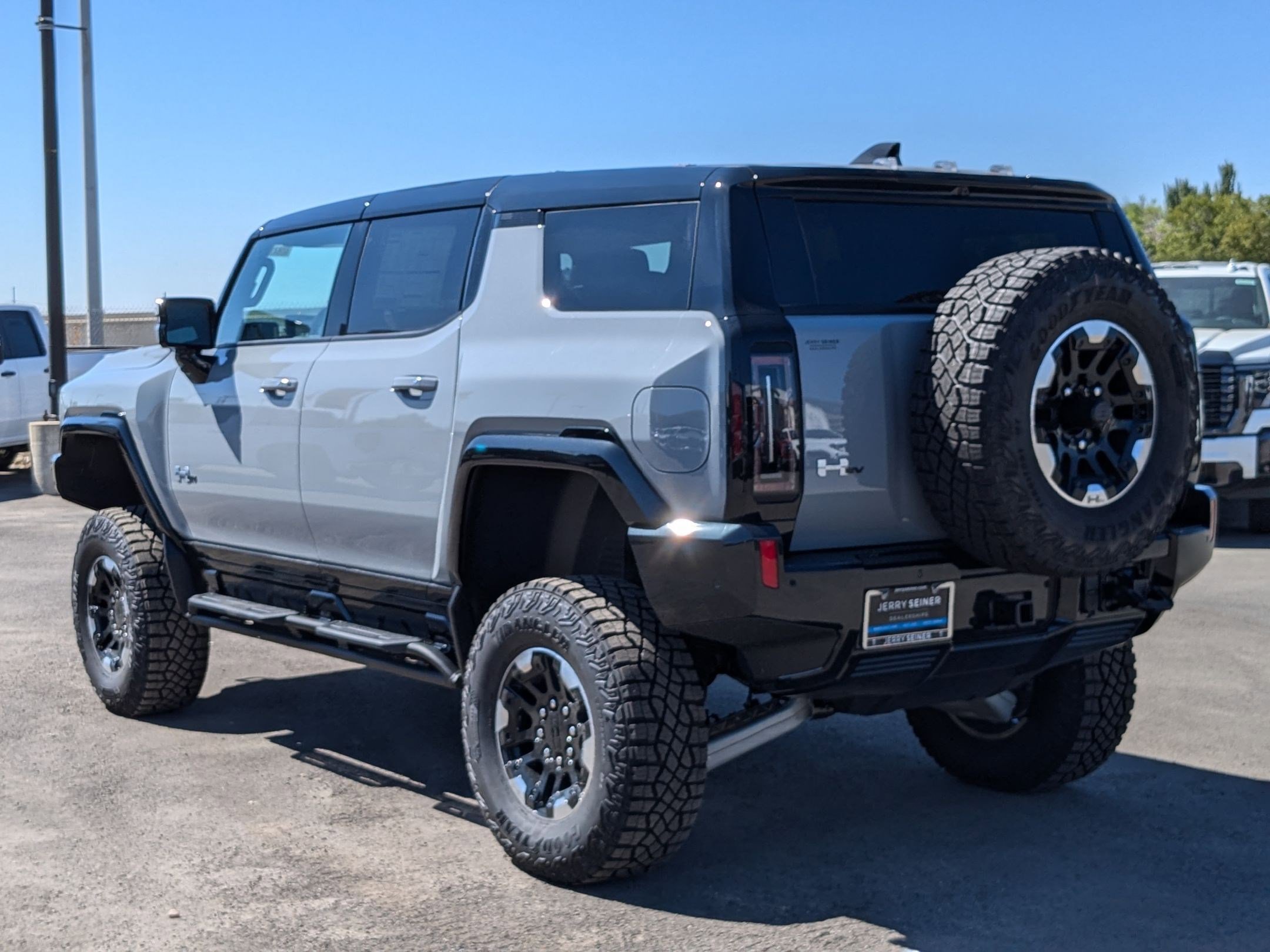New 2025 GMC Hummer EV 3X w/ Extreme Off-Road Package image 3
