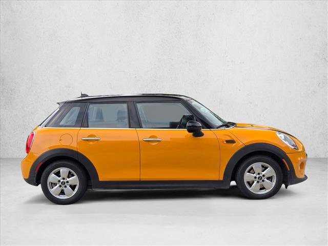 Used 2016 MINI Cooper 4-Door Hardtop FWD image 4
