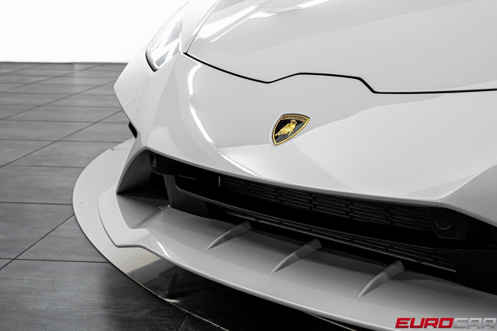 Used 2023 Lamborghini Huracan EVO RWD image 11