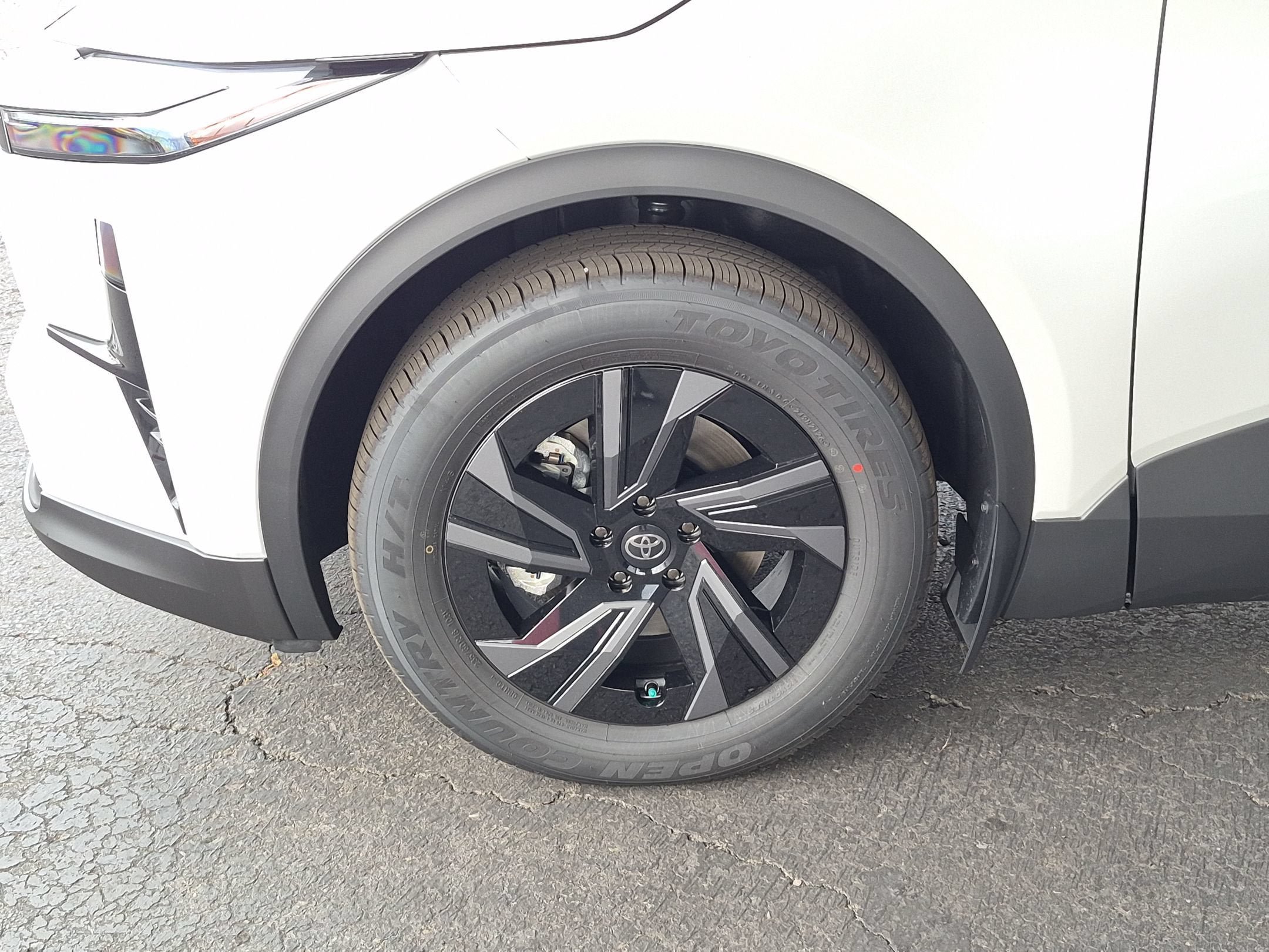 New 2026 Toyota C-HR AWD/4WD image 10
