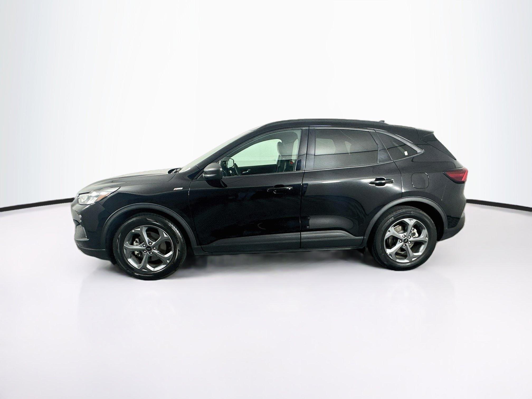 Used 2025 Ford Escape ST-Line FWD image 4