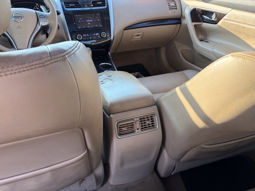 Used 2013 Nissan Altima 3.5 SL w/ Technology Pkg FWD image 24