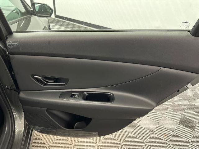 New 2026 Hyundai Elantra SEL Sport FWD image 16
