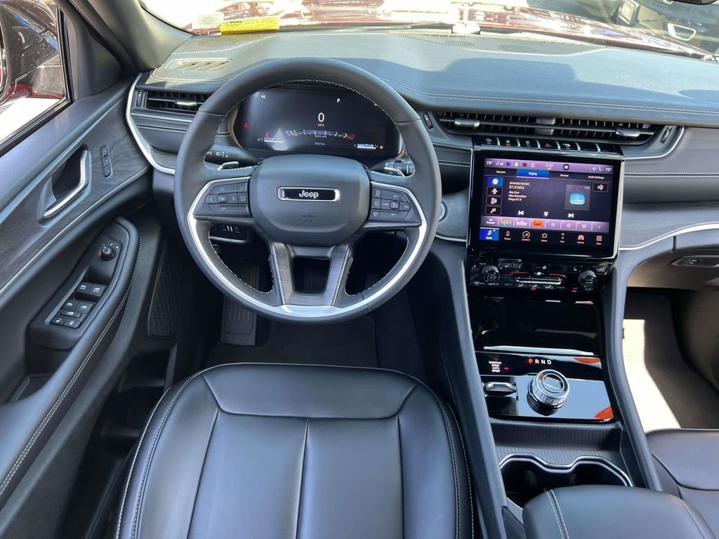 Used 2025 Jeep Grand Cherokee L Limited image 19