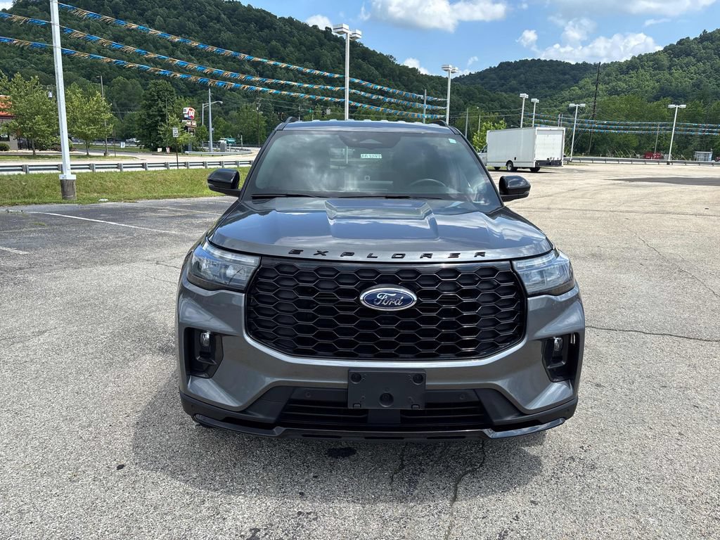 Used 2025 Ford Explorer ST-Line AWD/4WD image 8
