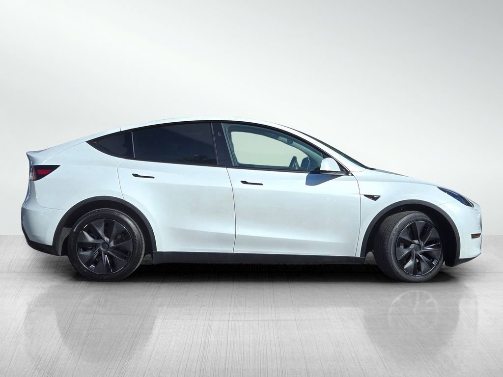 Used 2025 Tesla Model Y Long Range image 3