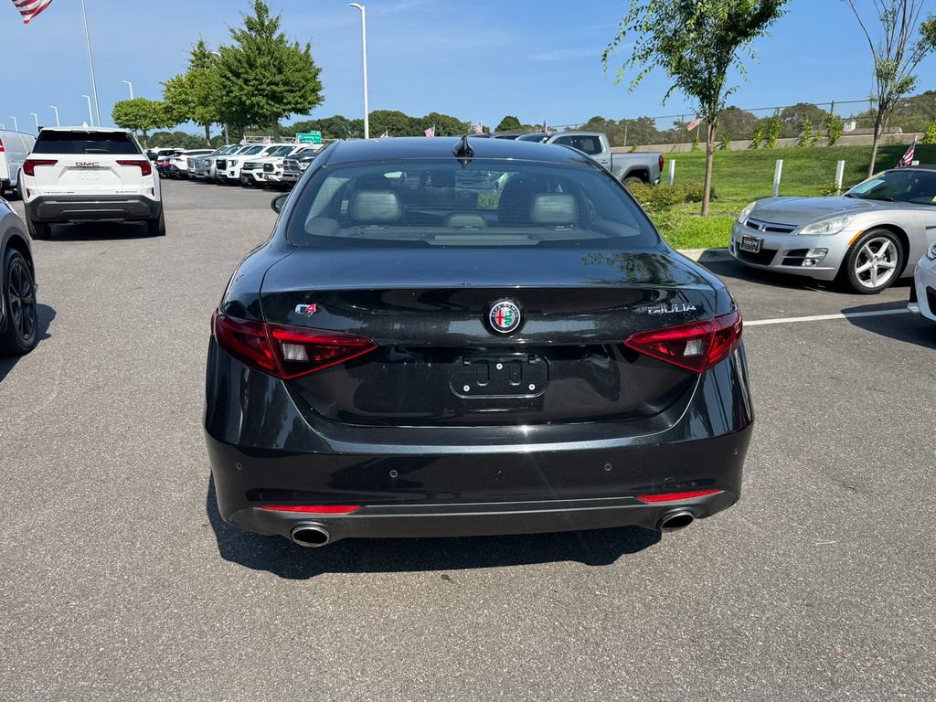 Used 2017 Alfa Romeo Giulia Ti w/ TI Lusso Package AWD/4WD image 5